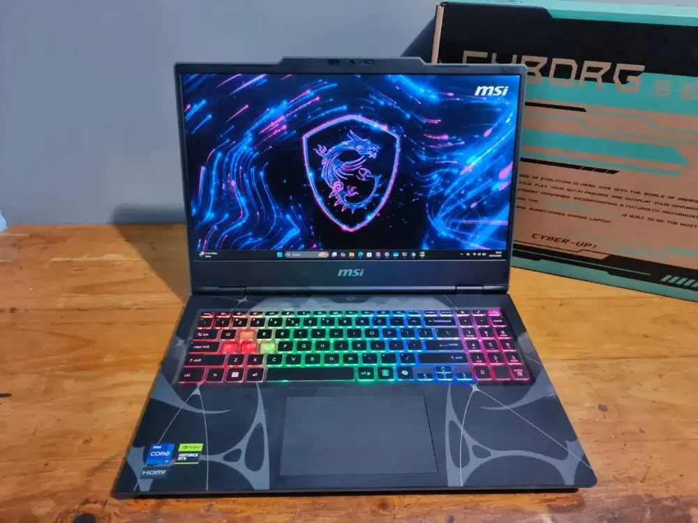 MSI Cyborg 15 B13WEKG i7-13620H 16/512GB RTX 5050 8GB garansi Sep 2027