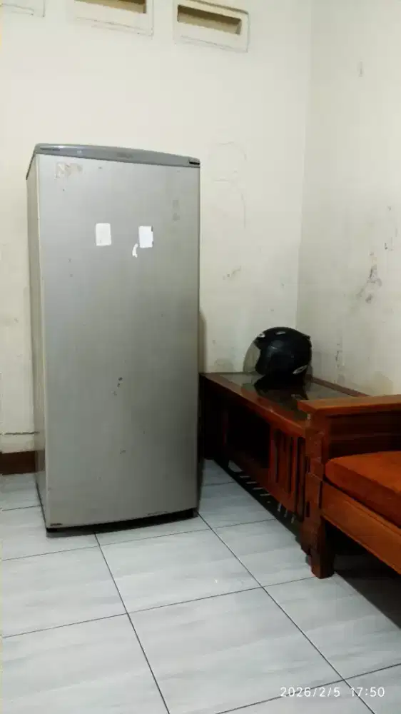 Freezer Aqua 6 Rak Mesin Ori