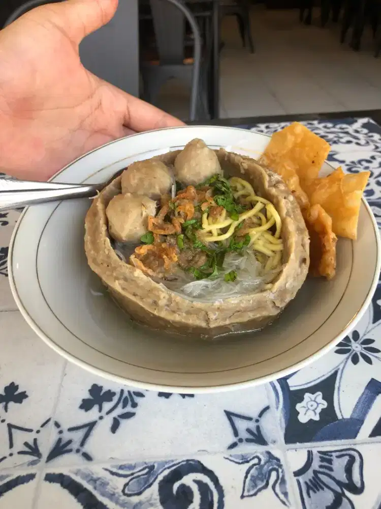 Pelayan cafe dan pembuat minuman