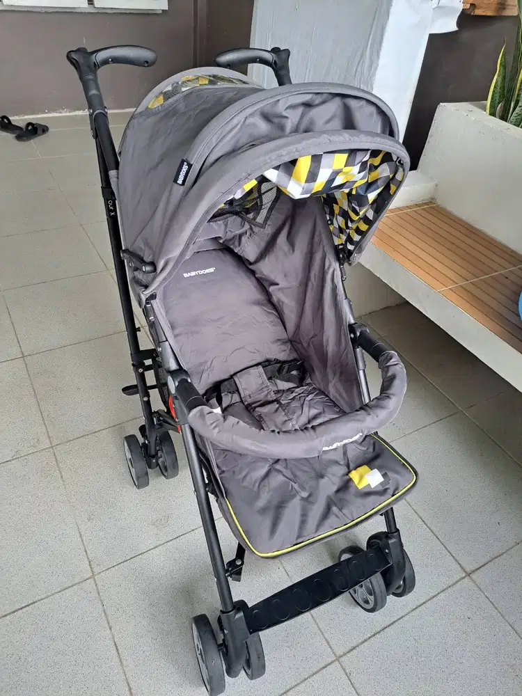 Stroller anak Babydoes like new