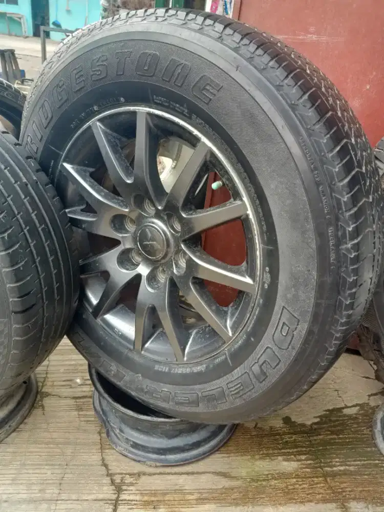 Oem Pajero ring 17 plus ban