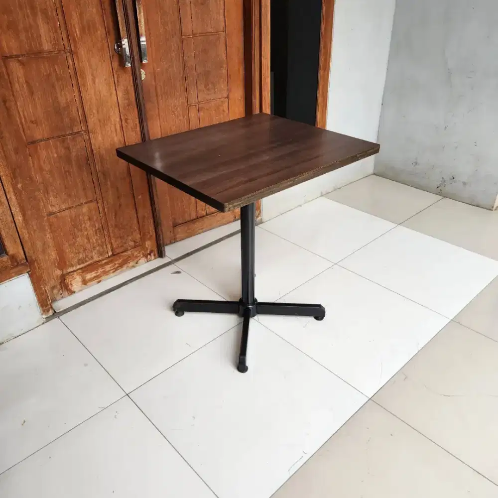 Meja ex Cafe - Meja ex Resto M9