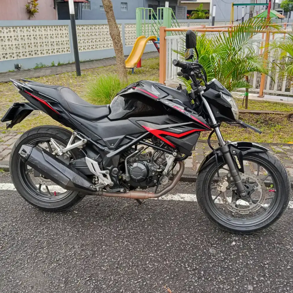 CB 150 R Hitam Mulus