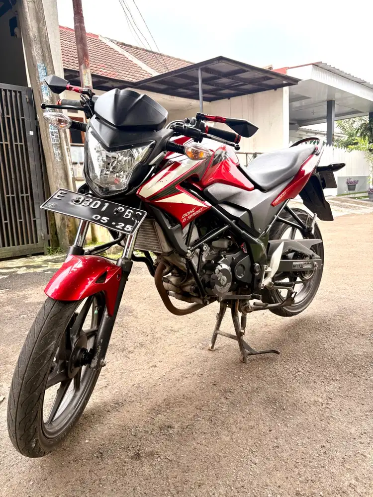 Dijual honda cb150 r tahun 2015