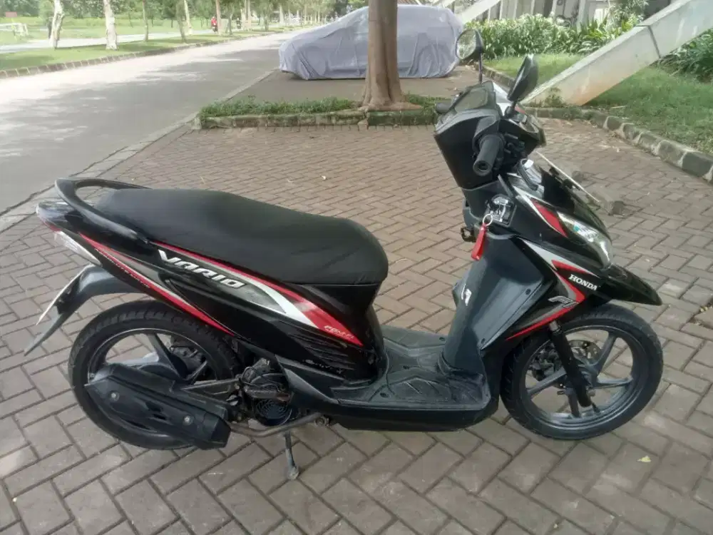 Jual santai motor Vario 2014 fit surat lengkap pajak 1x telat