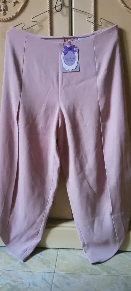 CELANA KATUN PANJANG