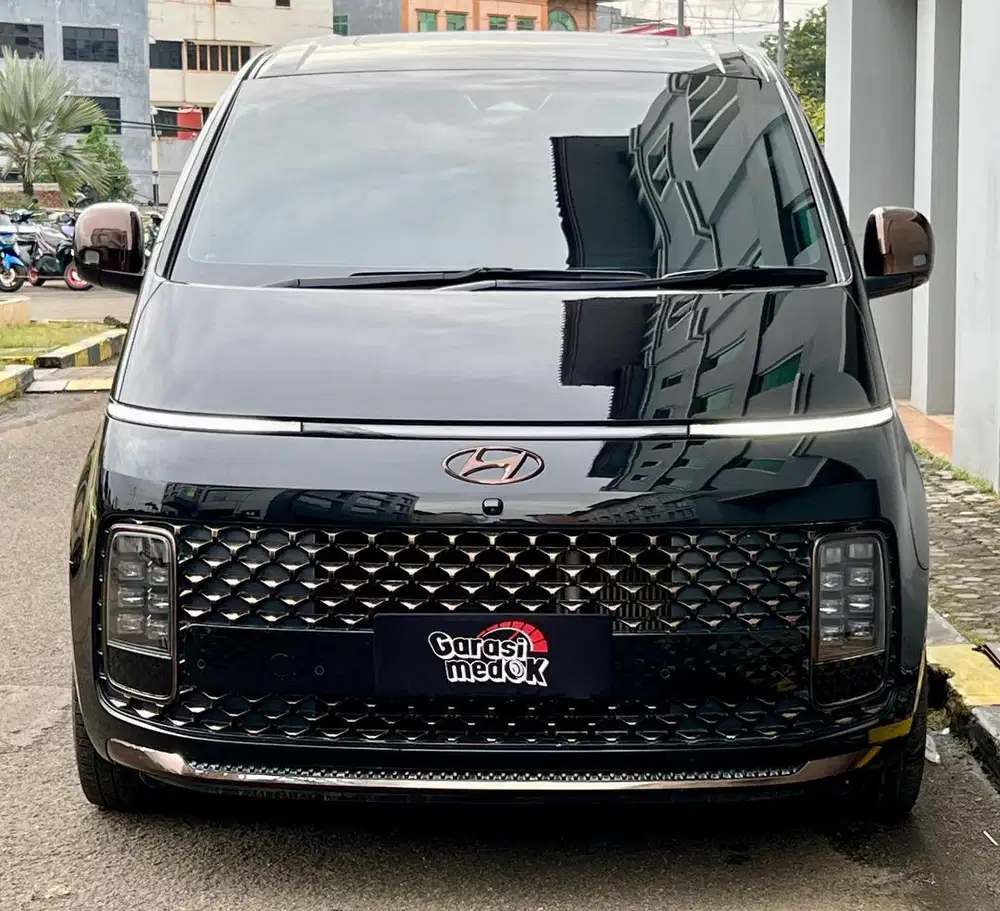 Hyundai Staria 7 Seater Signature 2021 Antik Low KM Murah Bekas Ganjil