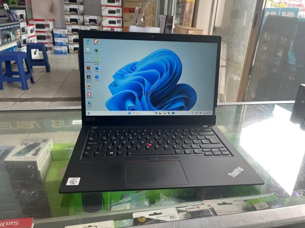 Laptop Lenovo Thinkpad i5 gen10 Ram 16gb ssd 256gb garansi 6bln