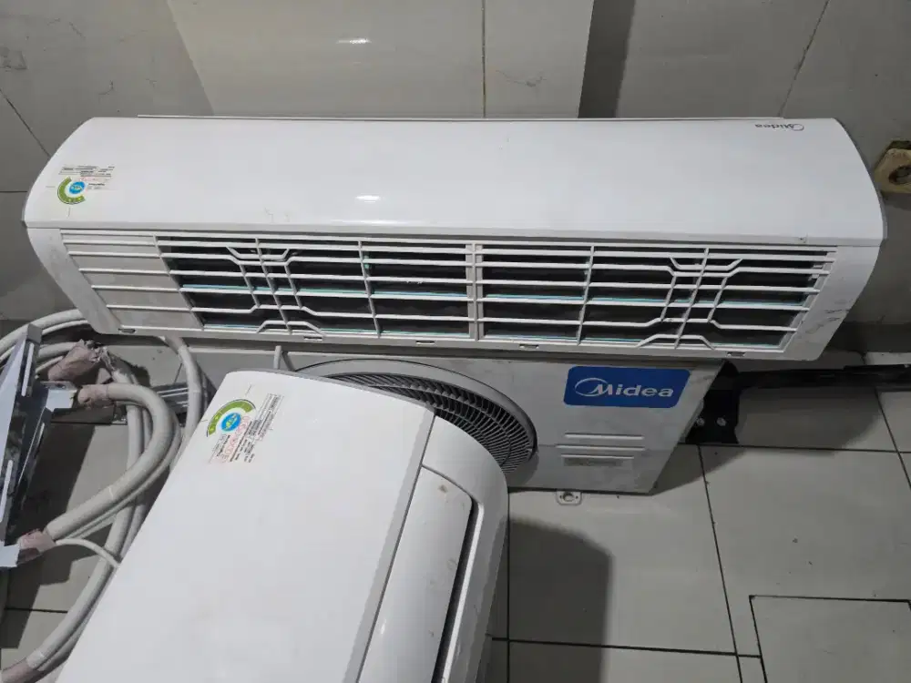 Dijual Showcase GEA Expo-1900 IC (3 pintu) & AC Midea 2PK (2 unit)