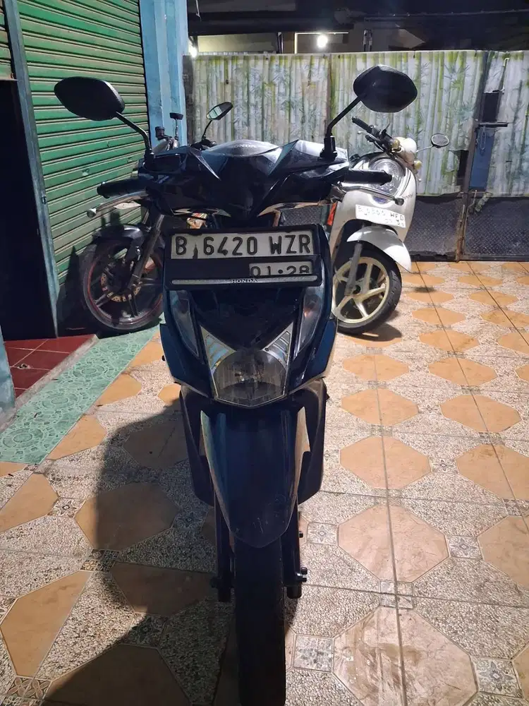 Dijual Motor Beat Fi tahun 2013 (Hitam)