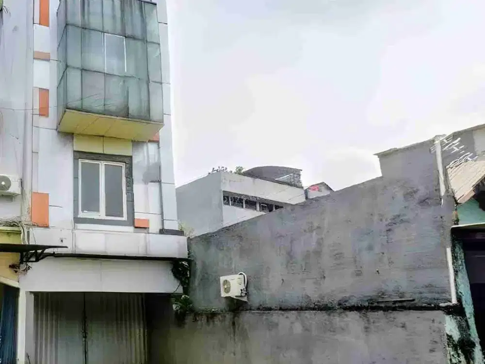 Sewa Ruko Strategis 4,5 Lantai di Area Pejaten Open Space Unfurnished