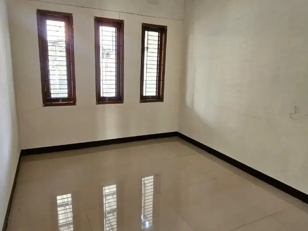 Dijual Rumah Minimalis Siap Huni Lokasi di Taman Kopo Indah 3 Bandung