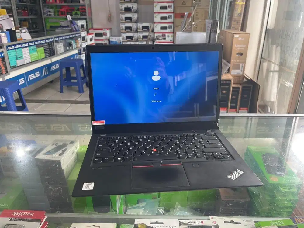 Laptop Lenovo Thinkpad i7 gen10 Ram 8gb ssd 256gb garansi 6bln
