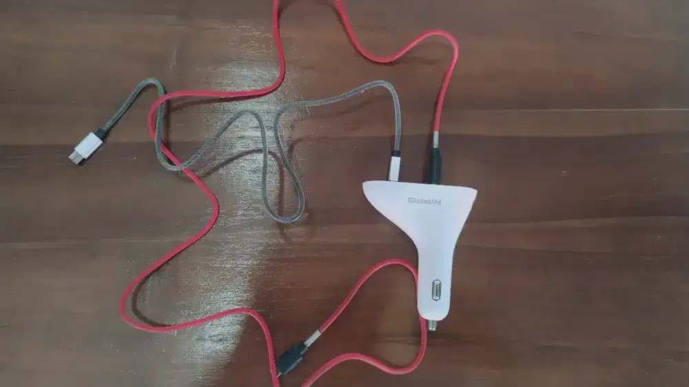 Charger Car Hippo 4 Lubang USB A Bonus 2 Kabel USB A To Micro