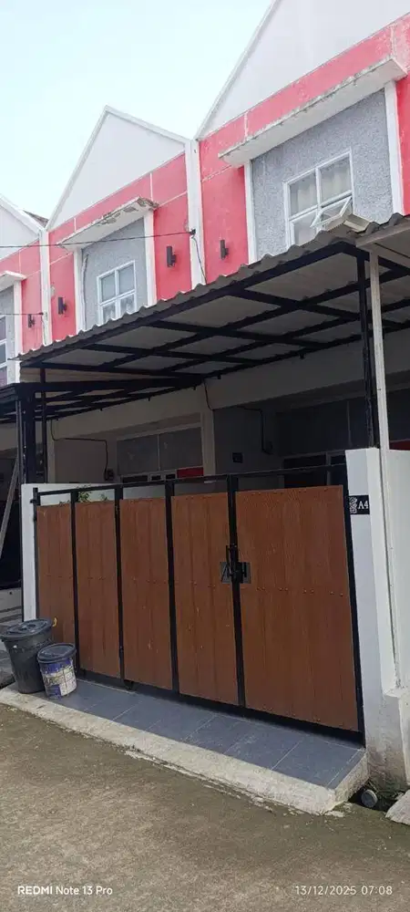 Rumah over kredit 2 lantai dekat Gerbang Toll cimanggis De