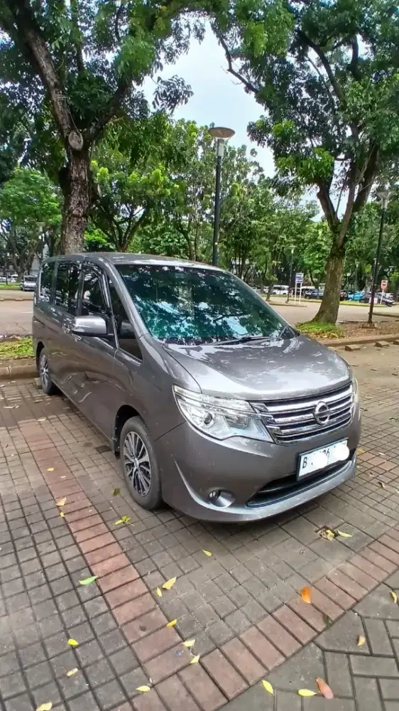 Nissan Serena 2016 X facelift Abumet, Istimewa