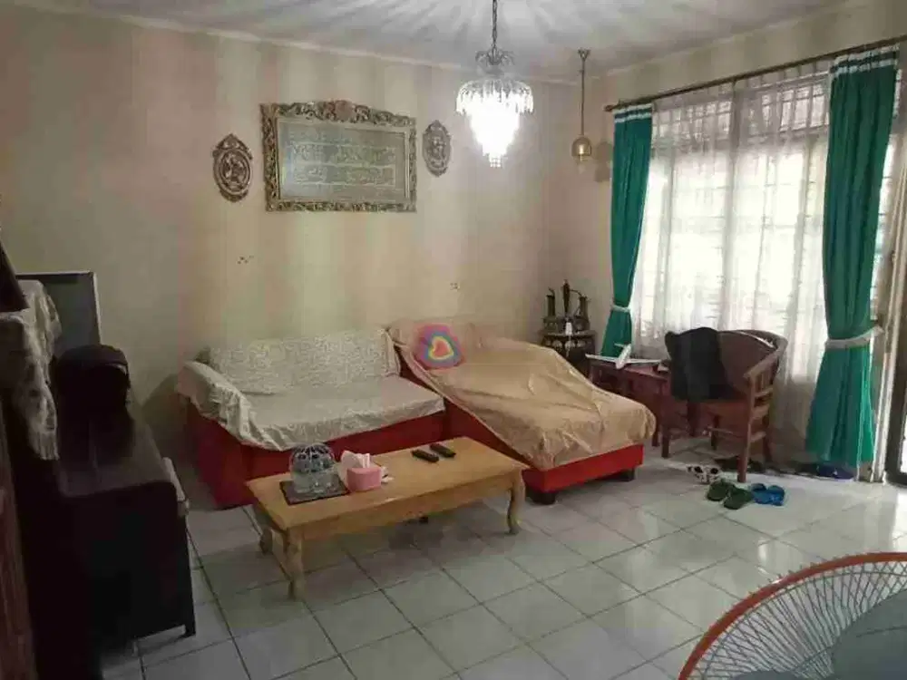 rumah lama hitung tanah dalam komplek tidak banjir lokasi tenang tidak ramai