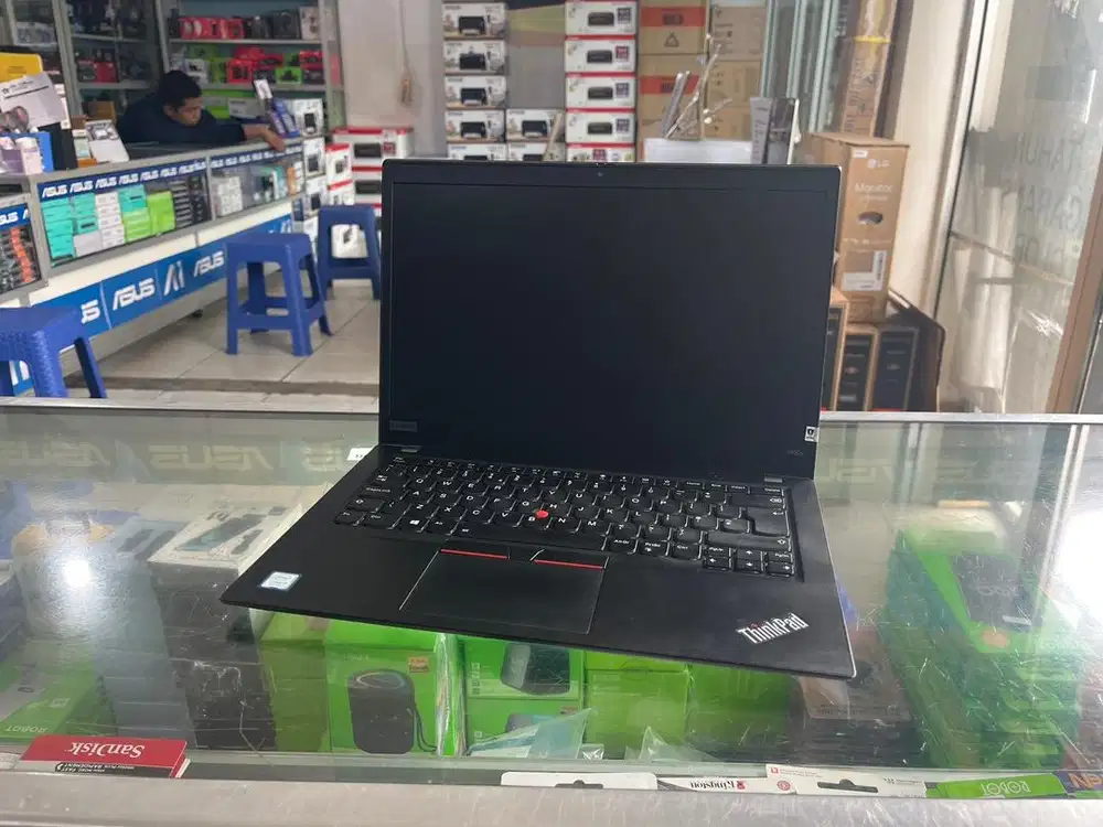 Laptop Lenovo Thinkpad i5 gen8 Ram 8gb ssd 256gb touch garansi 6bln
