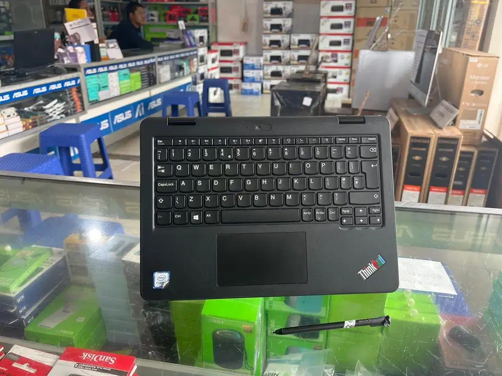Laptop Lenovo Thinkpad yoga i5 gen8 ram 8gb ssd 256gb touc garansi 6bl