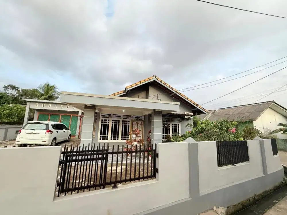 DIJUAL RUMAH SIAP HUNI JALAN MAYOR ZEN PUSRI PALEMBANG