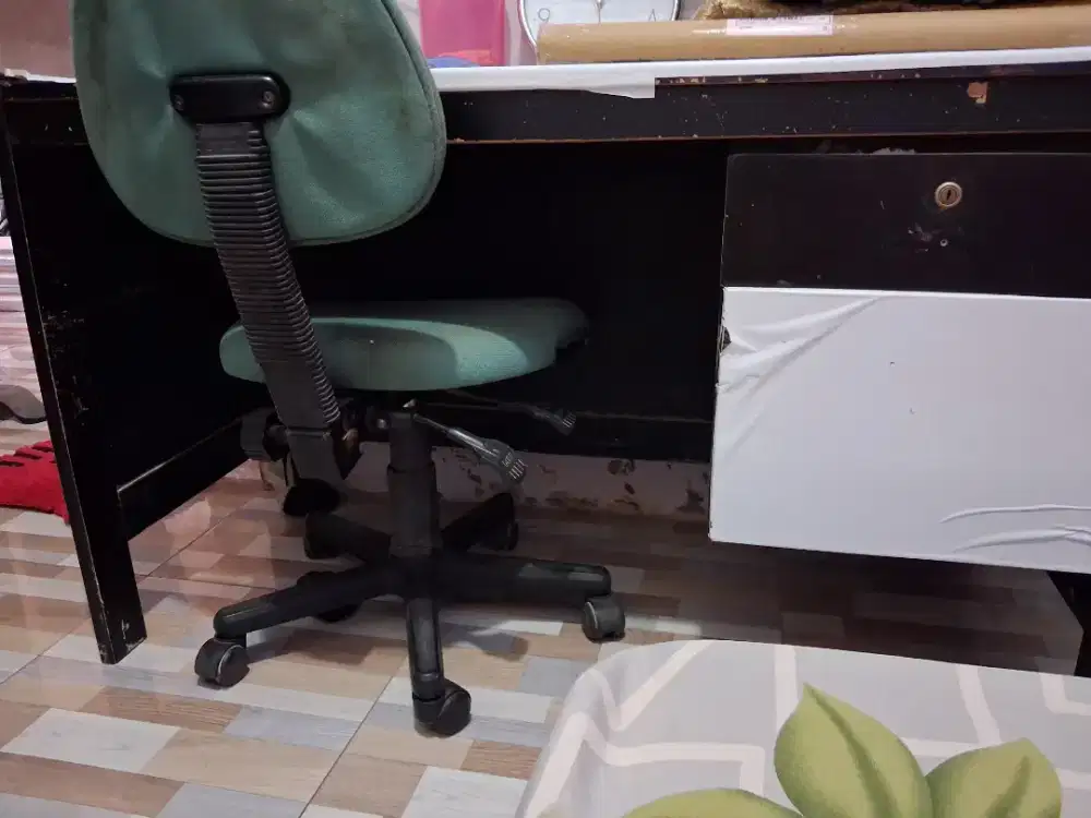 Dijual meja dan kursi putar