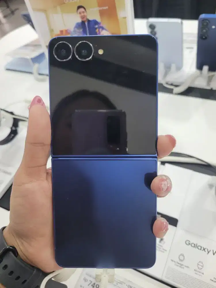 Galaxy z flip7 new 12/256