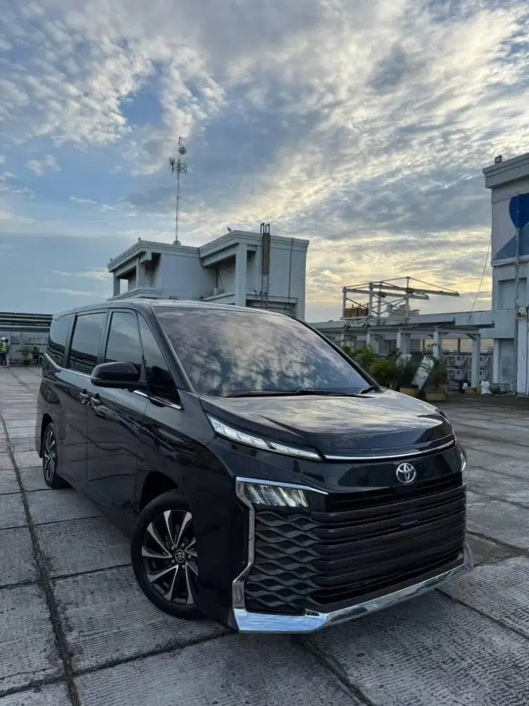 TOYOTA VOXY 2.0 All New 2022 Pemakaian 2023