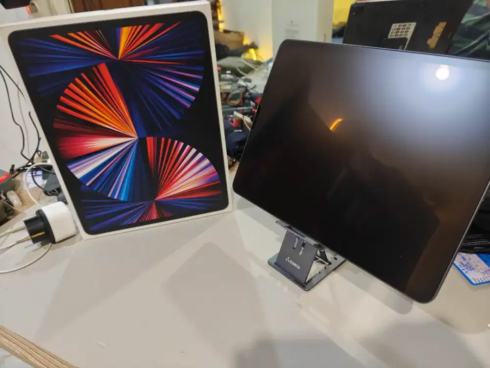 iPad Pro 12.9 M1 512GB Wi-Fi Only - Mulus 99% Like New - Bns 2 cs ESE