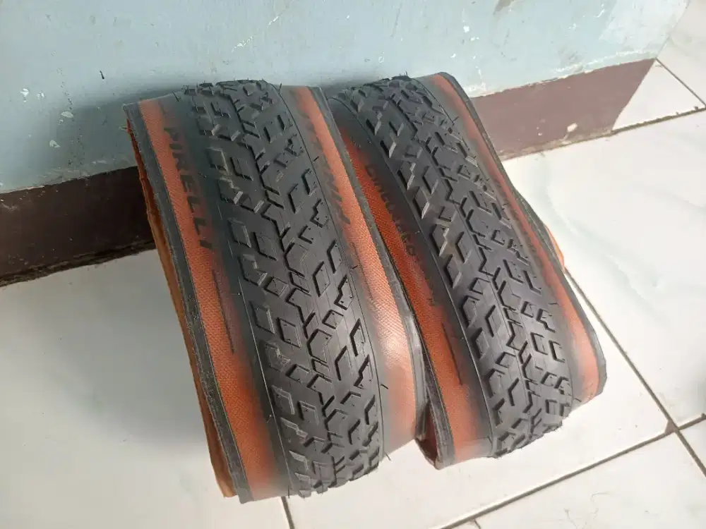 Ban Pirelli Cinturato uk. 700x45c setara ( 29x1.75 )