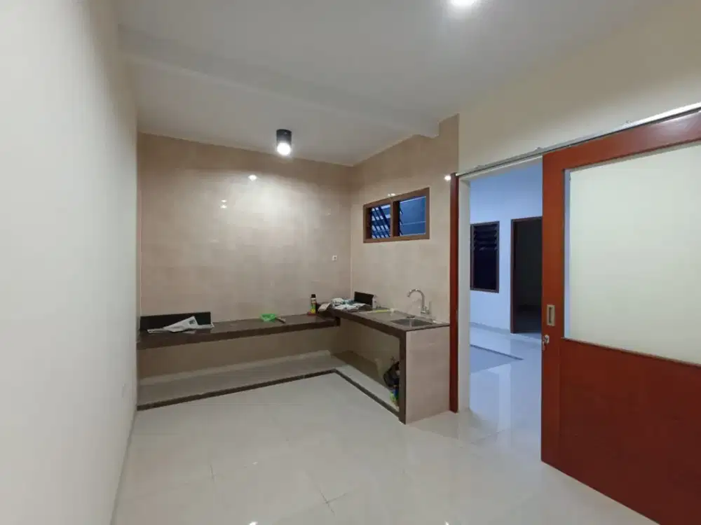 Disewakan Rumah Manyar Tirtoyoso Selatan