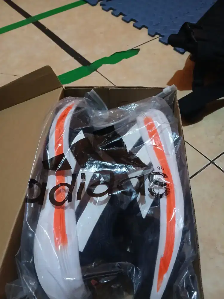 sepatu adidas running