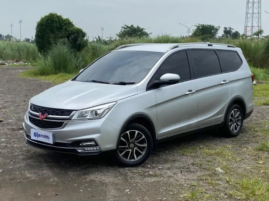 Wuling Cortez 1.5 CT Bensin-MT 2019 Silver GGD