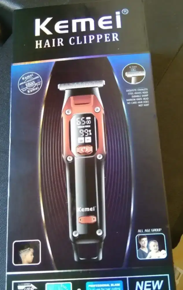 Alat cukur elektrik mencukur lebih praktis