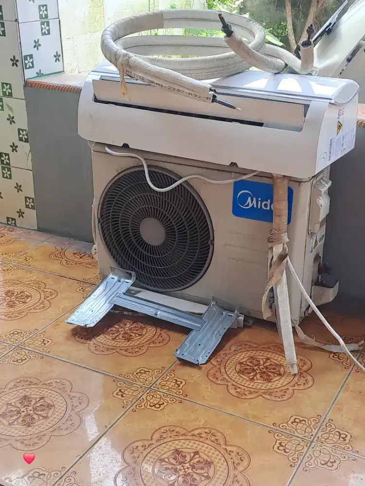 Ac midea 1/2pk masih bagus