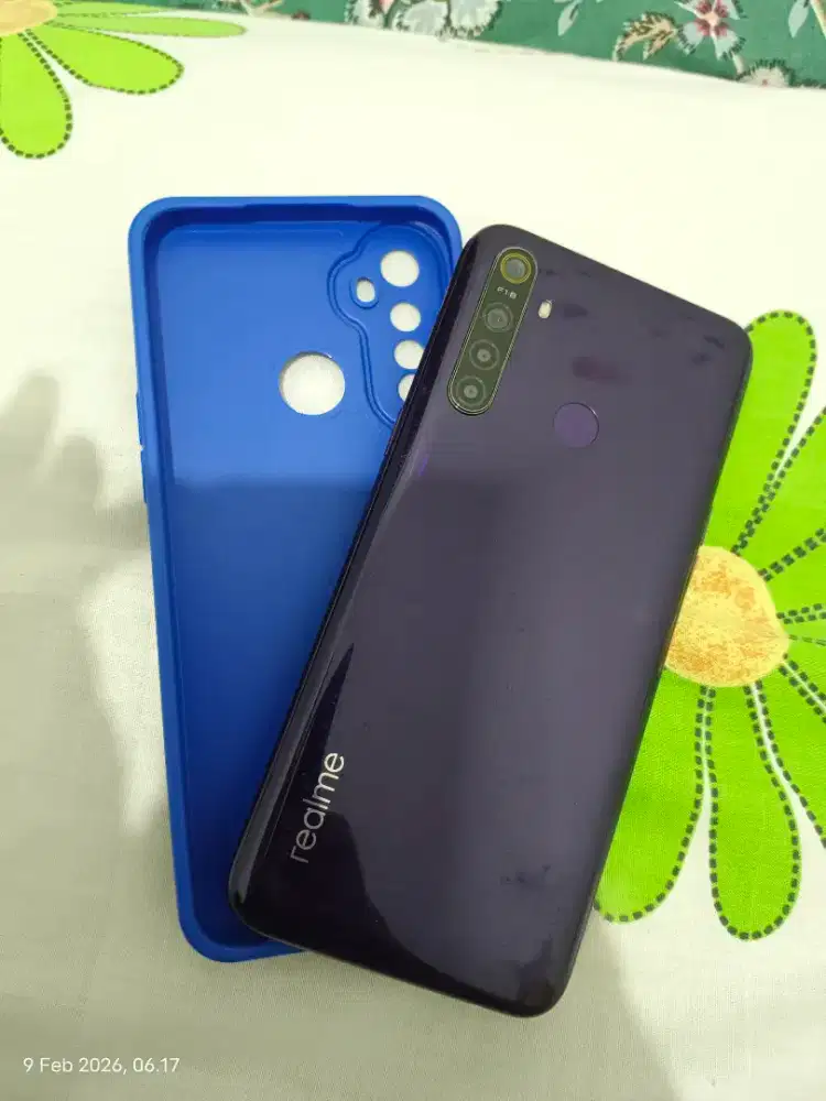 Realme 5 ram 3/64 baterai 5.000 aman