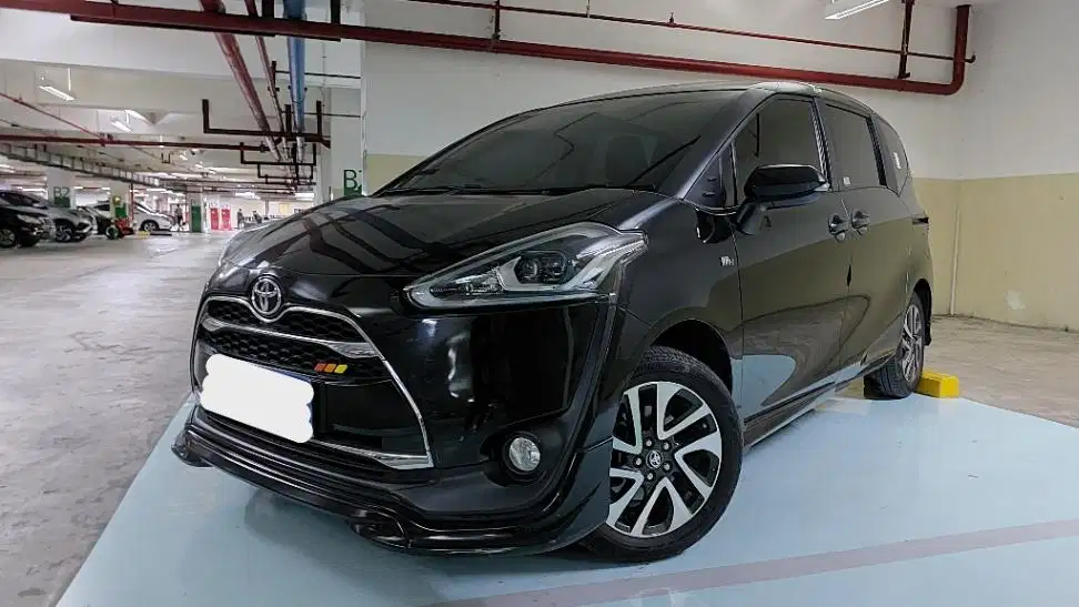 DP MURAH Toyota Sienta 1.5 Q Bensin-AT 2016 Hitam CPYYB