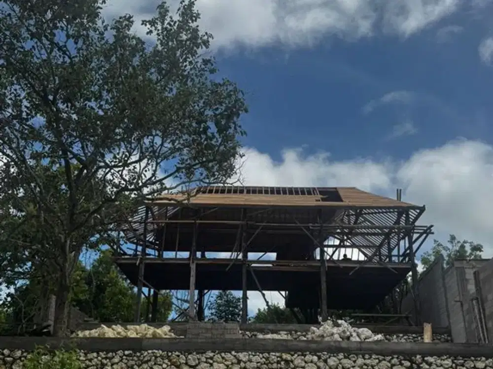 House With 3 Bedrooms And Sky View Room For Leasehold 24 Years In Padang Padang, Uluwatu