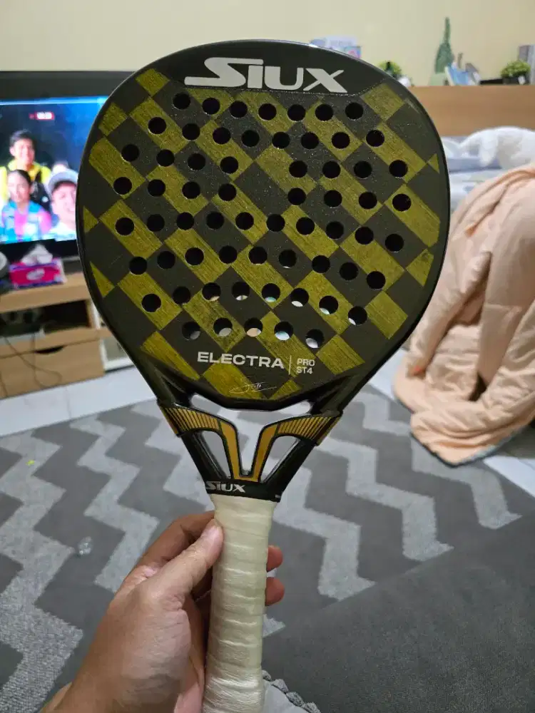Raket Padel SIUX ELECTRA ST4 PRO (PRELOVED- LIKENEW)