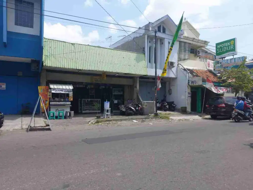 Rumah dan Ruang Usaha Strategis di Jalan Piere Tendean, Nusukan Banjarsari Solo