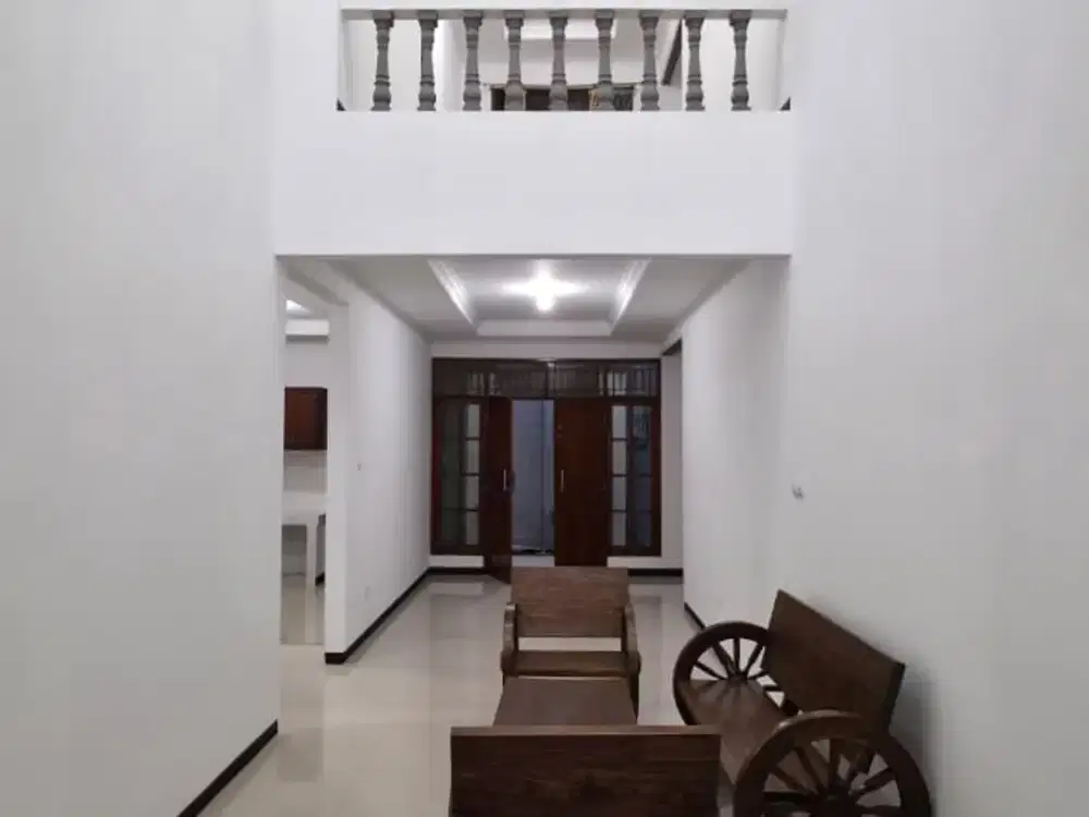 Dijual Rumah 2 Lantai Sudah Renov Siap Huni Lokasi di Bumi Kopo Kencana Bandung