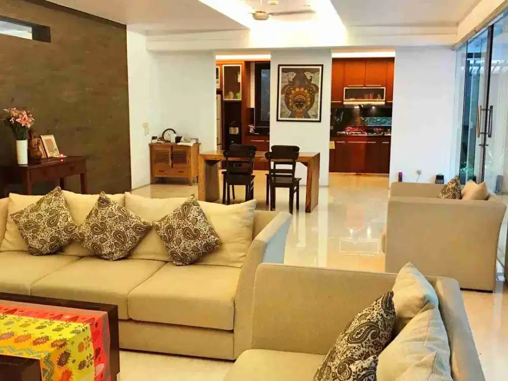 Sewa Rumah Modern 2 Lantai di Permata Hijau 4+1 BR Unfurnished