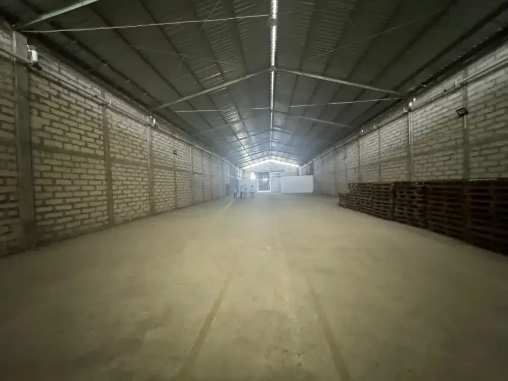 DI SEWAKAN GUDANG SIAP PAKAI DI KENDAL KOTA - JAWA TENGAH