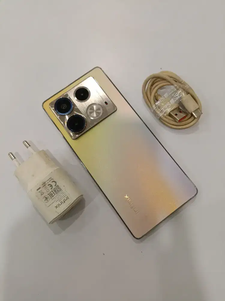 Infinix Note 40 silver 8/256 mulus