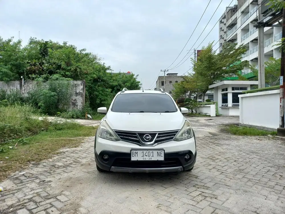 Dijual grand livina manual 2013 dp 10jt