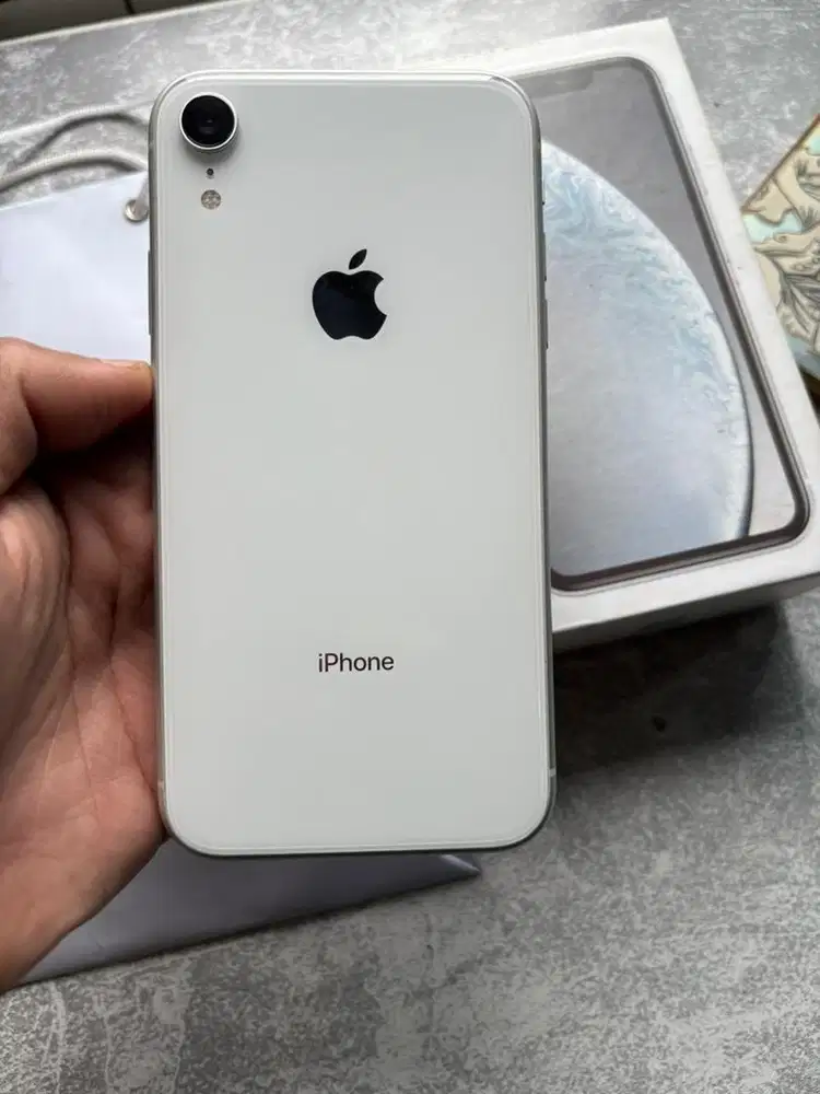 Iphone xr white 128GB (renan store)