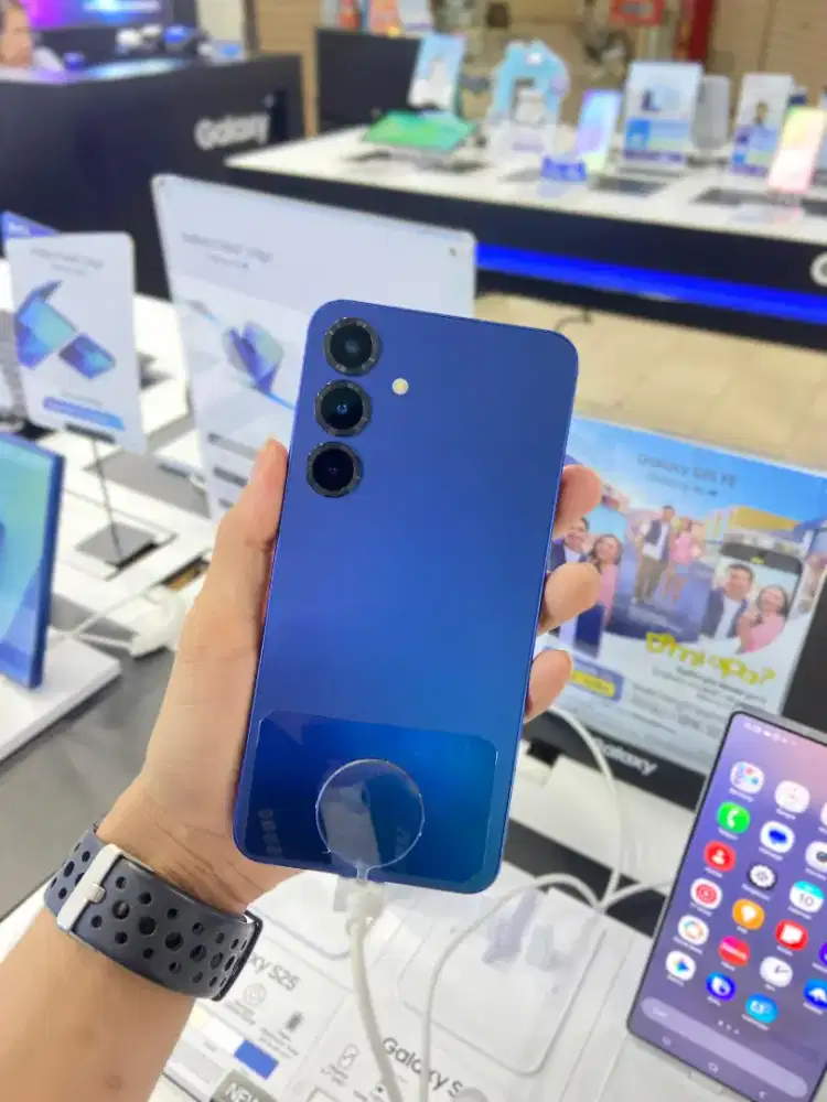 NEW SAMSUNG GALAXY S25 FE