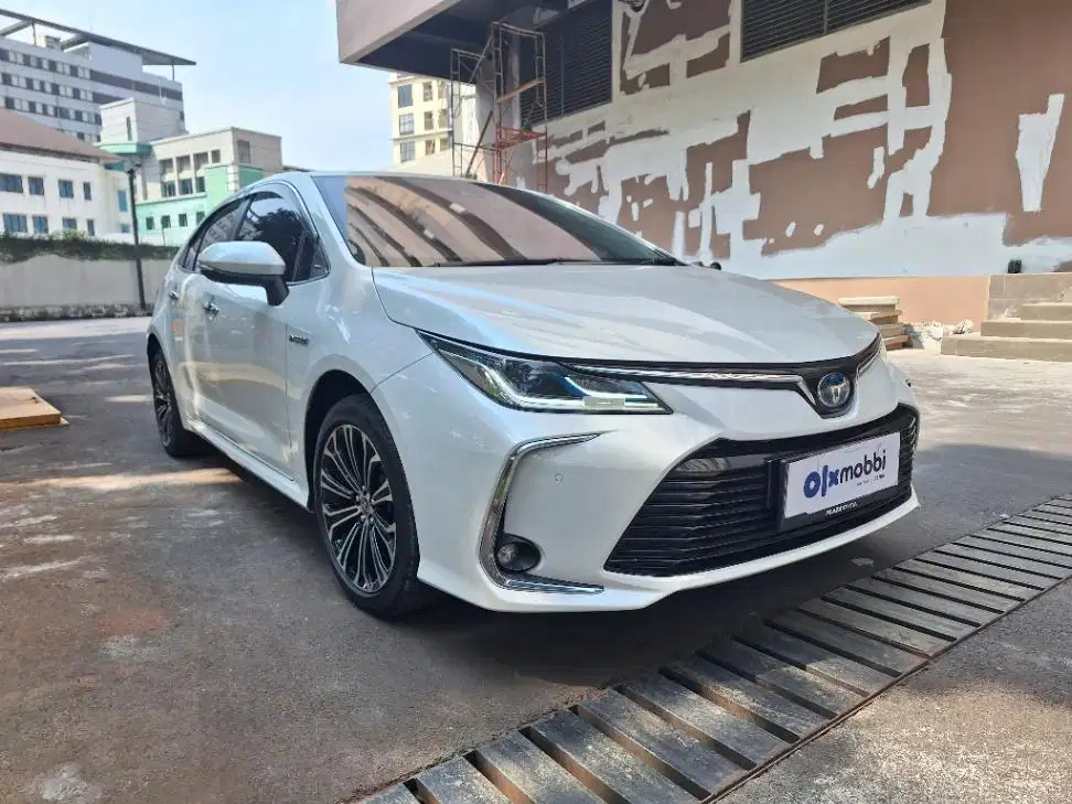 DP MURAH Toyota Corolla Altis 1.8 Hybrid-AT 2022 Putih CVINB