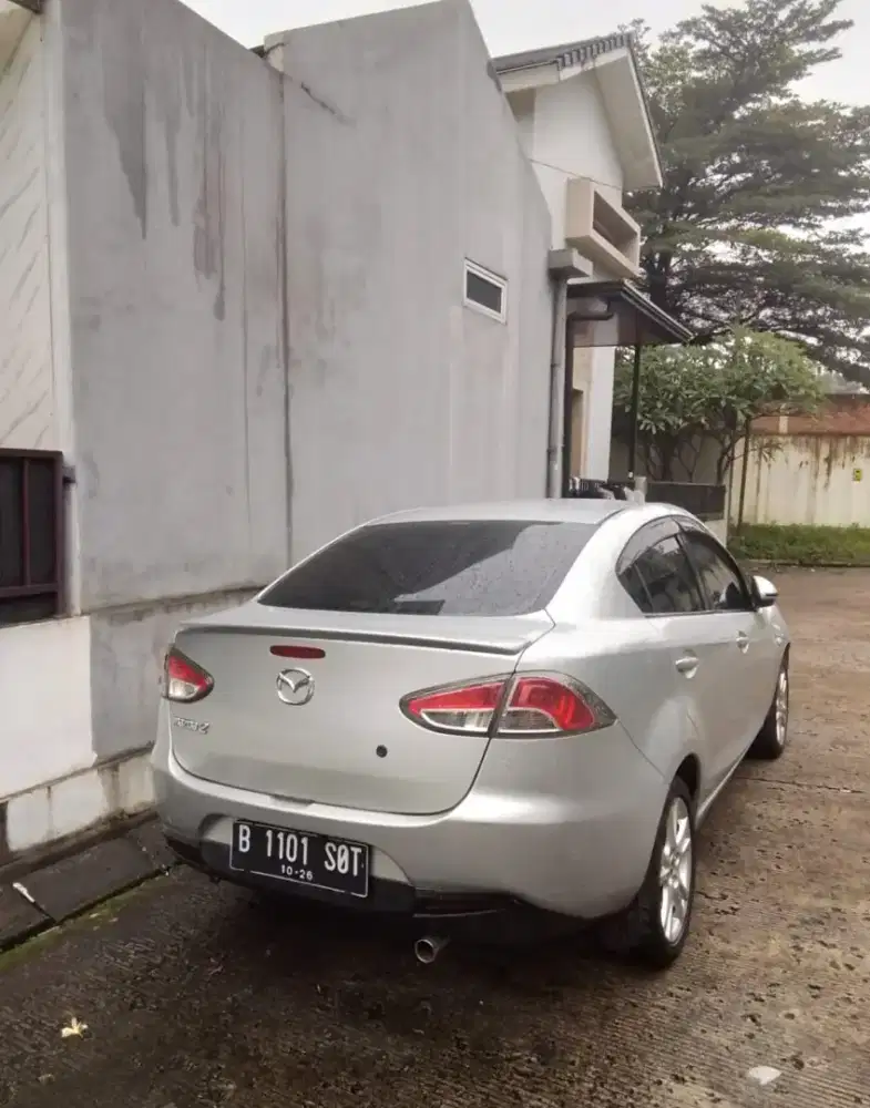 Mazda 2R 2011 matic istimewa