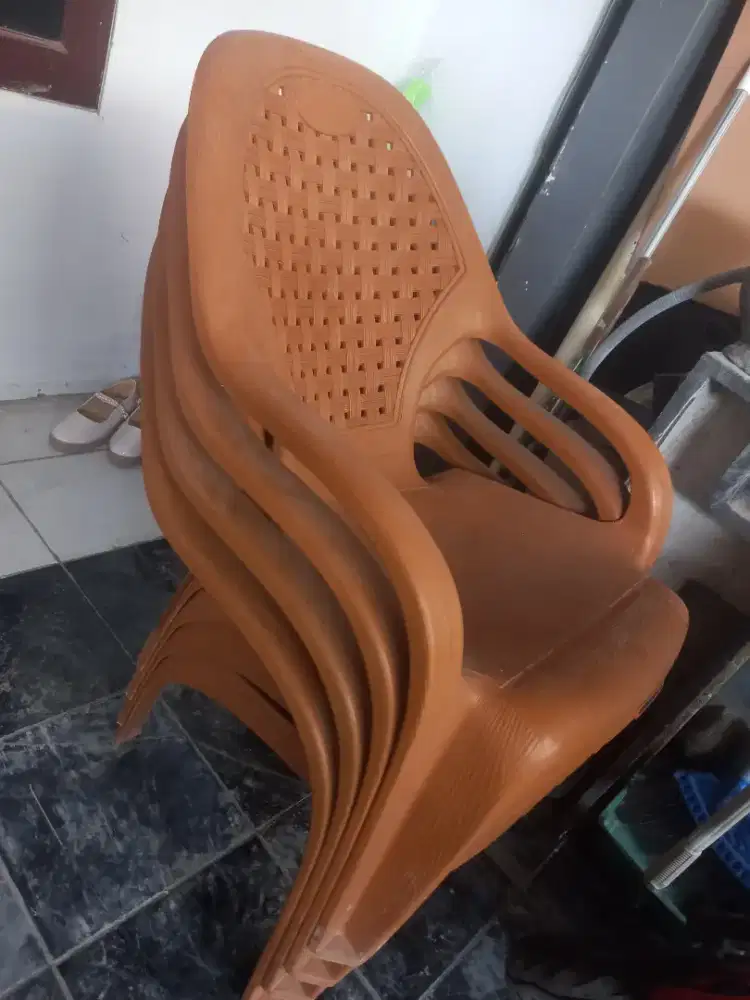 Kursi sender Napolly