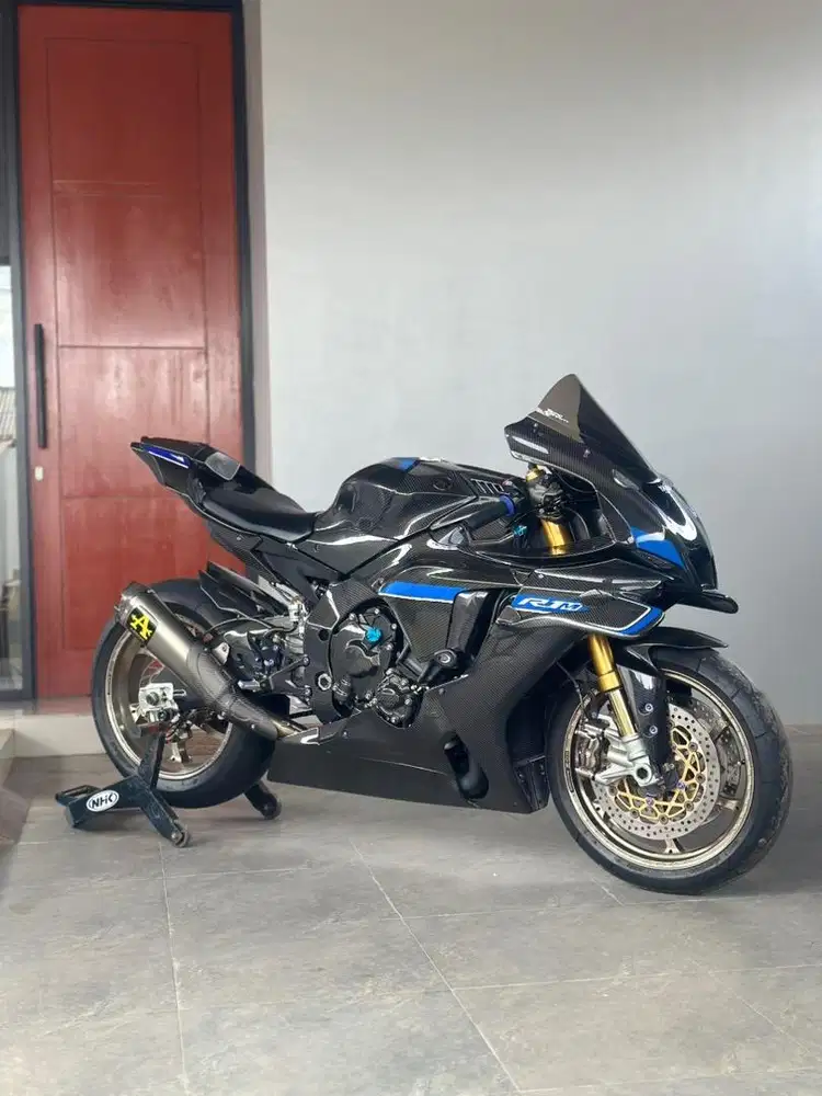 Yamaha R1M full modifikasi
